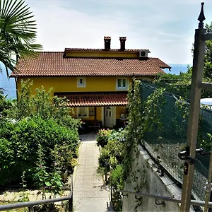 apartments-and-rooms-vila-irma.primorje-gorskikotar.com/